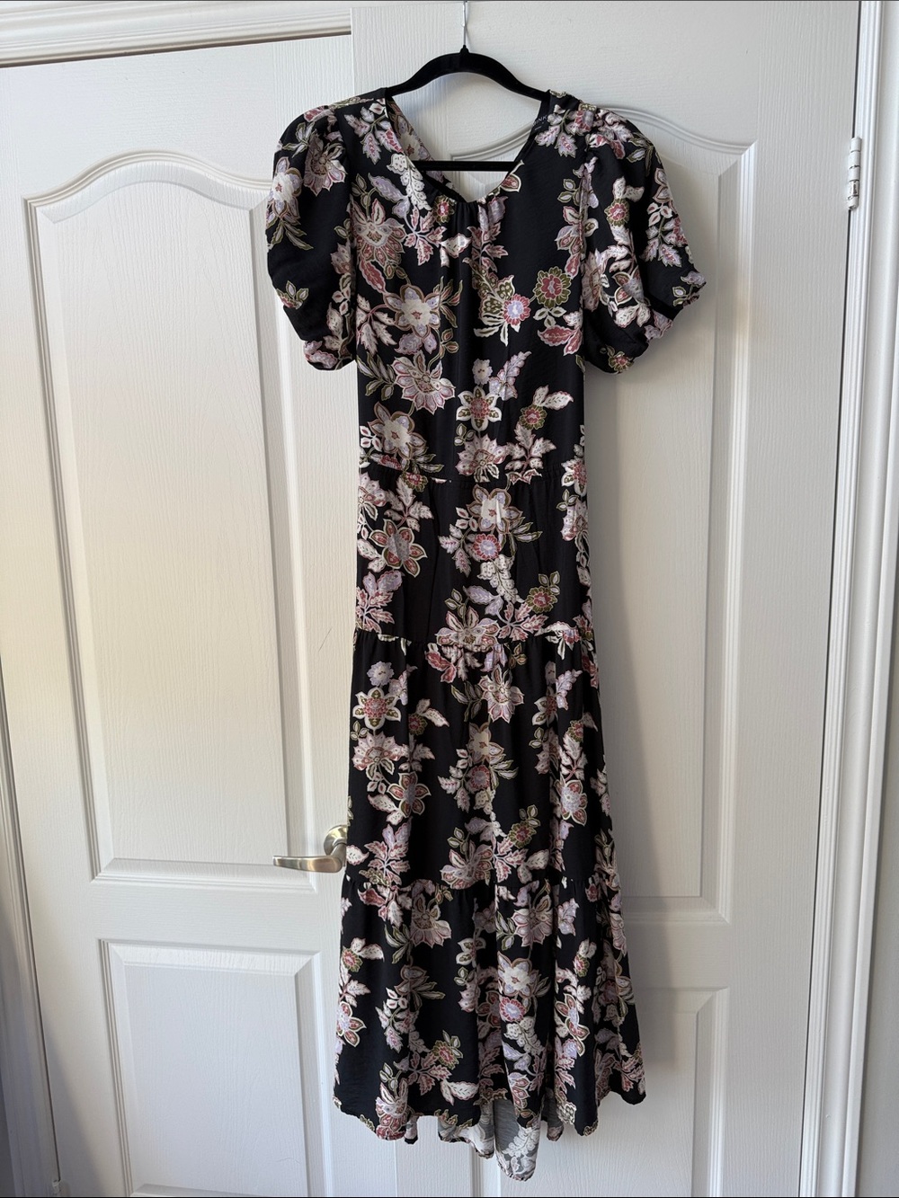 MINKPINK Black Floral Maxi Dress with Puff Sleeves and cutout back